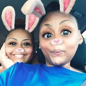 Meet your Posher, Raina